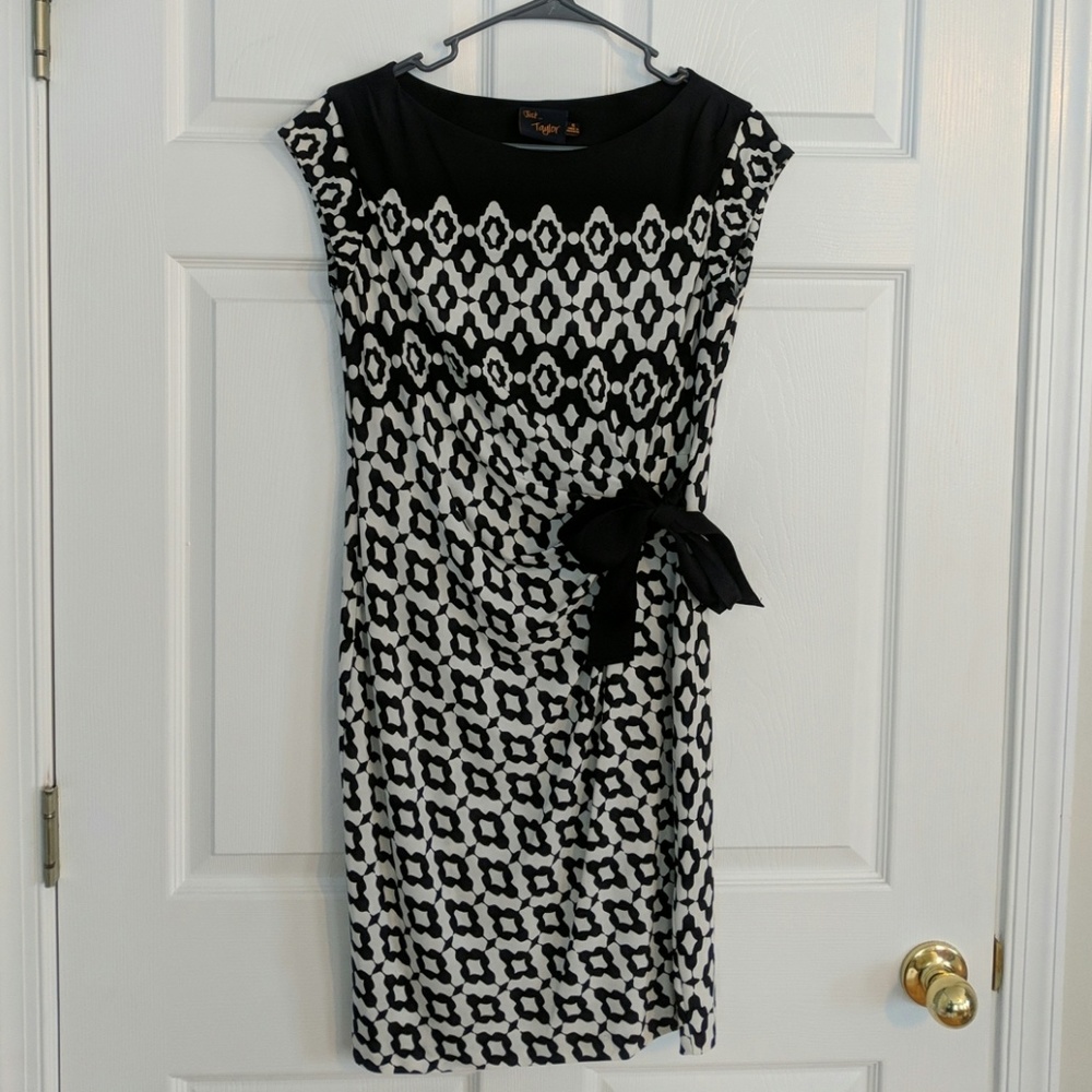 Just Taylor Black and White Dress